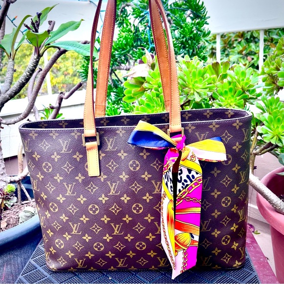 Gorgeous ๐ Authentic Louis Vuitton Monogram Luco Tote/Shouler Bag DISCONTINUED! - Picture 2 of 6